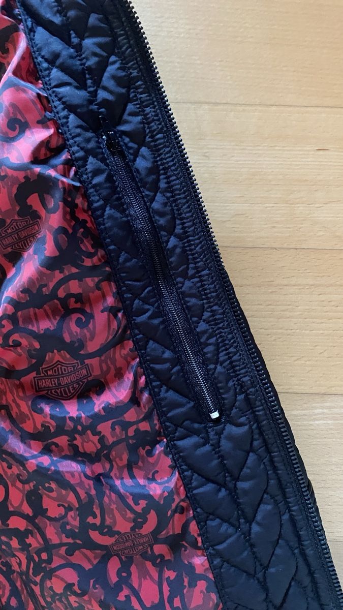 Harley-Davidson Giacche: Veste Harley Davidson noire, comme neuve – Nuovo (secondo la descrizione) da Romont FR venduto da jeanne110 2