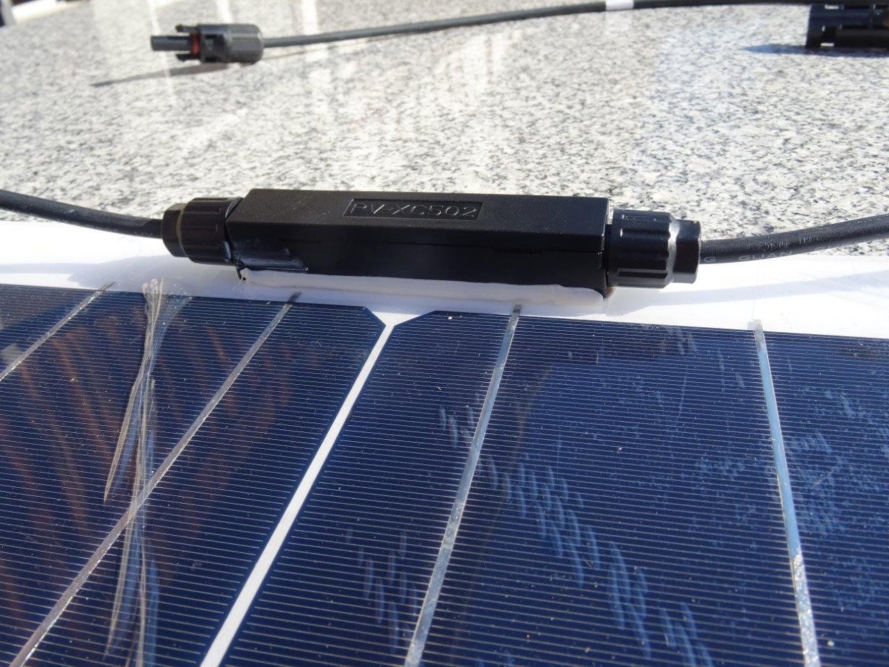 Dispositivi a energia solare: Solarpanel, semiflexibel, 100W – Nuovo (secondo la descrizione) da Weingarten-Kalthäusern venduto da rch_09 5