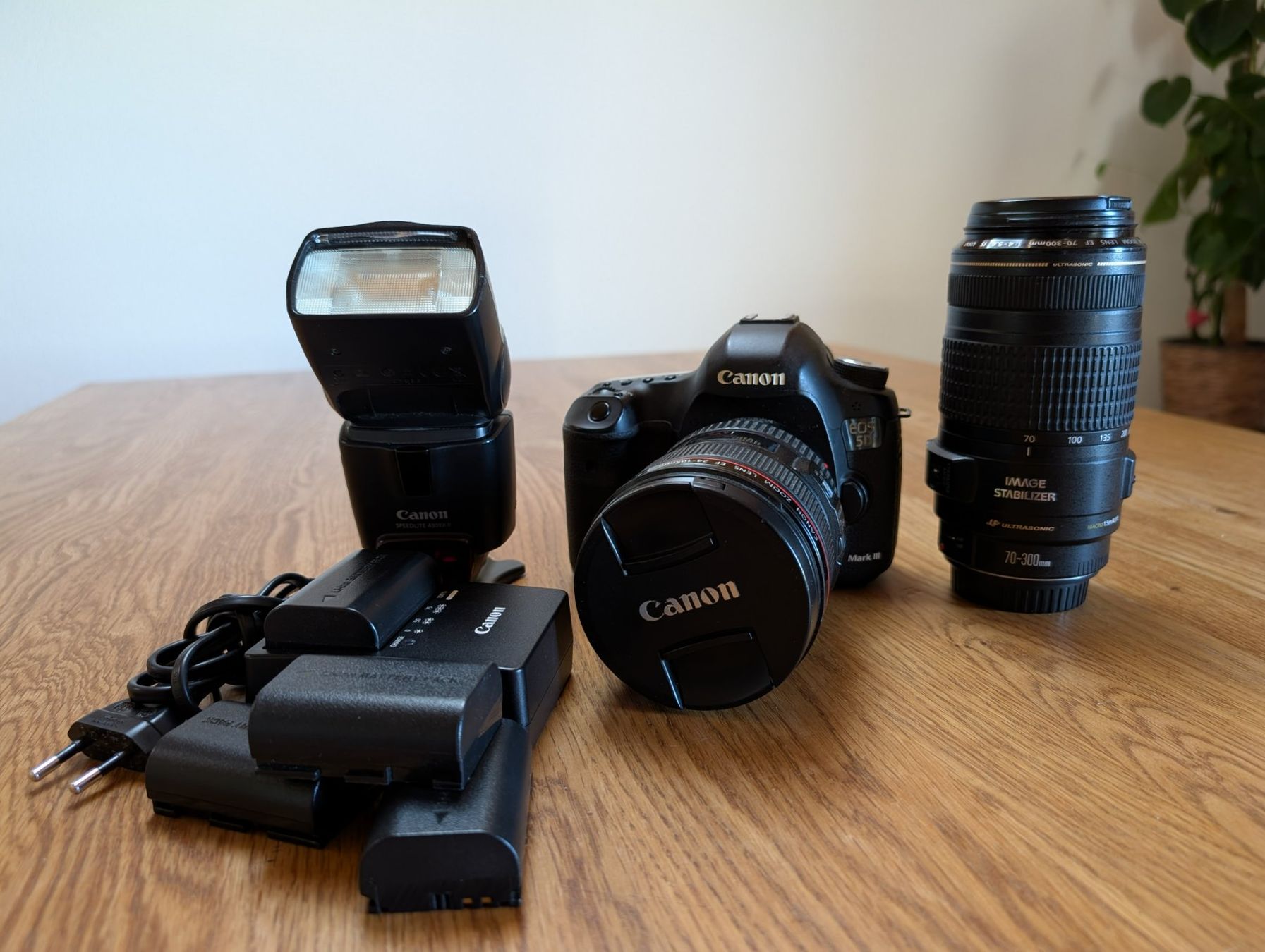 Canon Kamera: Canon EOS 5D mark III + Assortiment – Gebraucht aus LOVENS von DANTER