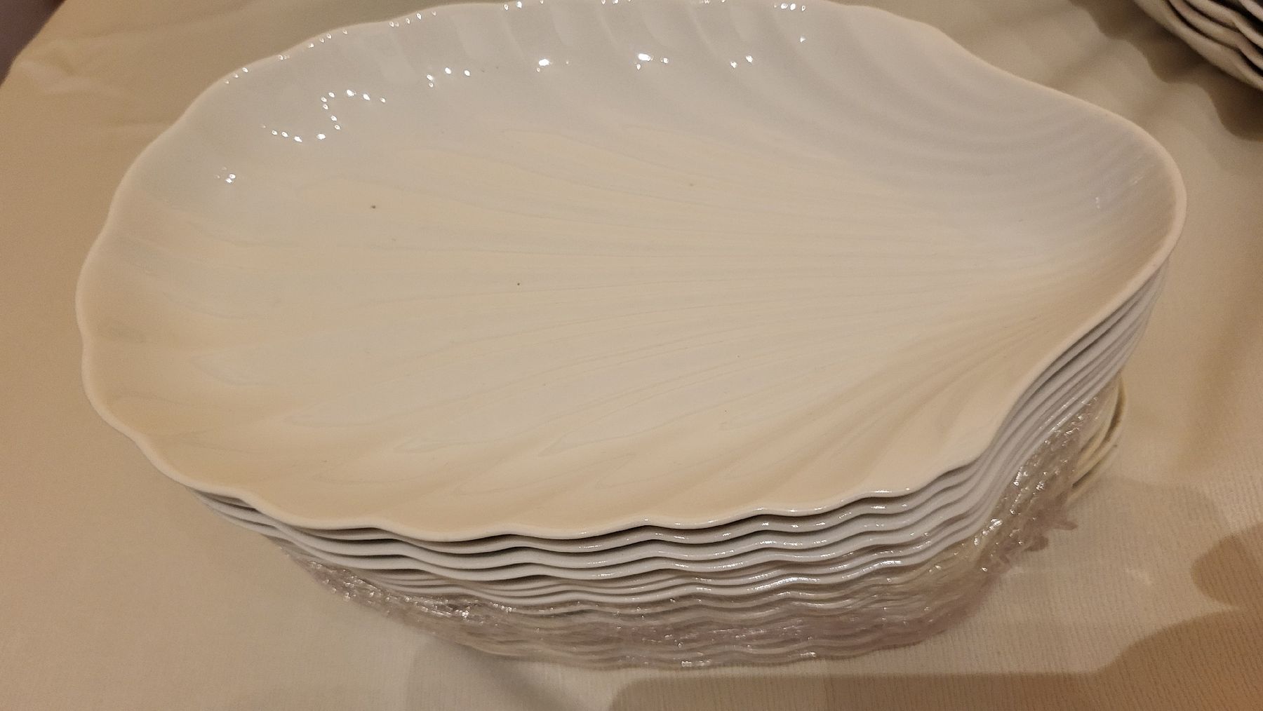 Piatti: Schöne Muschelförmige Teller 16 St. – Usato da Samstagern venduto da ana_lq95 2