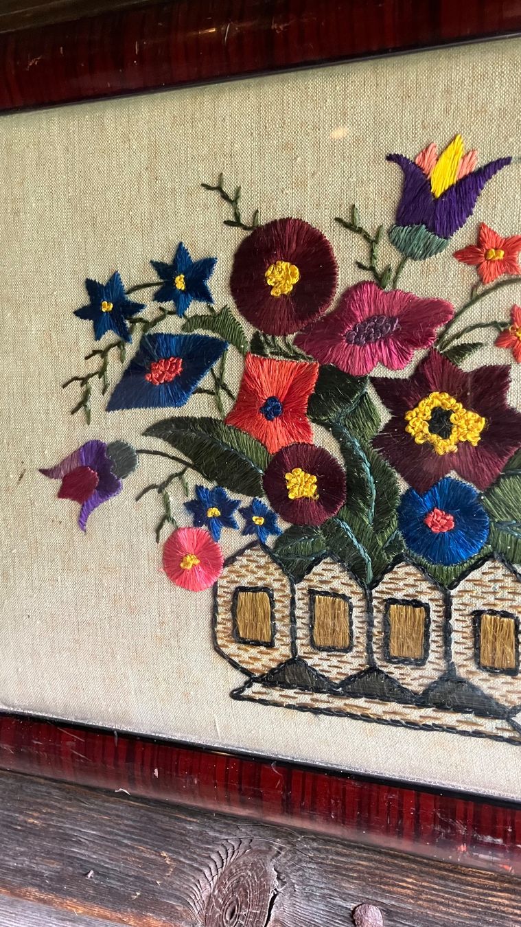 Dipinti: Tableau brodé fleur Blument gesticktes Gemälde – Usato da St-Cierges venduto da LeRegain 1