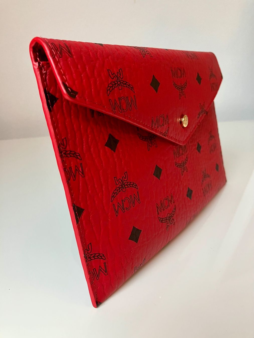 Mcm Borse: MCM Clutch - neu – Nuovo (secondo la descrizione) da Stansstad venduto da kerri8