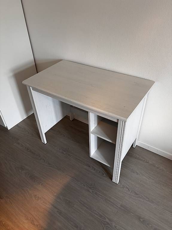 Scrivanie: Schreibtisch 90x52x73 cm – Usato da Luzern venduto da aninakoch