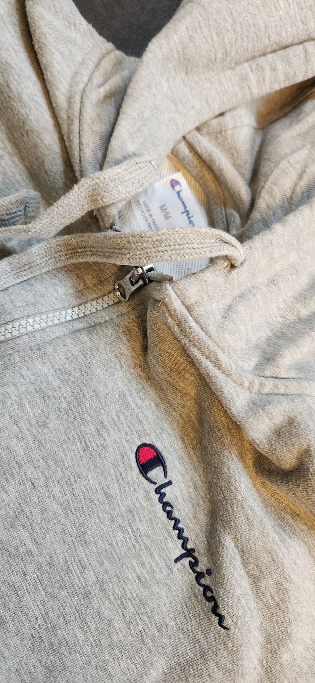 Champion Giacche: Champion Sweatjacke Gr. M – Usato da Lyss venduto da Urma5 2