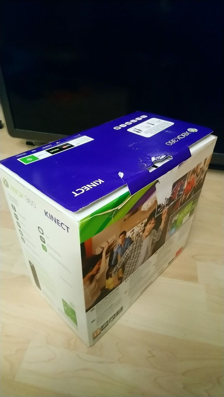 Microsoft Consoles: Xbox 360 Kinect mit Zubehör – D'occasion à Ettingen par flouleFM 4