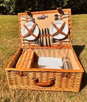 Schöner Picknickkorb für 4 Personen - neu und unbenutzt!