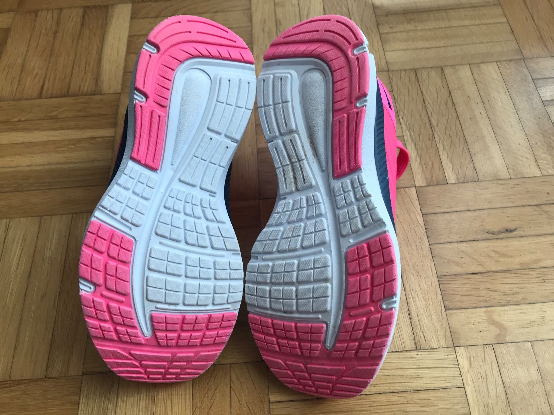 Scarpe per ragazze: Turnschuhe Grösse 33 neon rosa – Usato da Emmenbrücke venduto da Hathor123 4