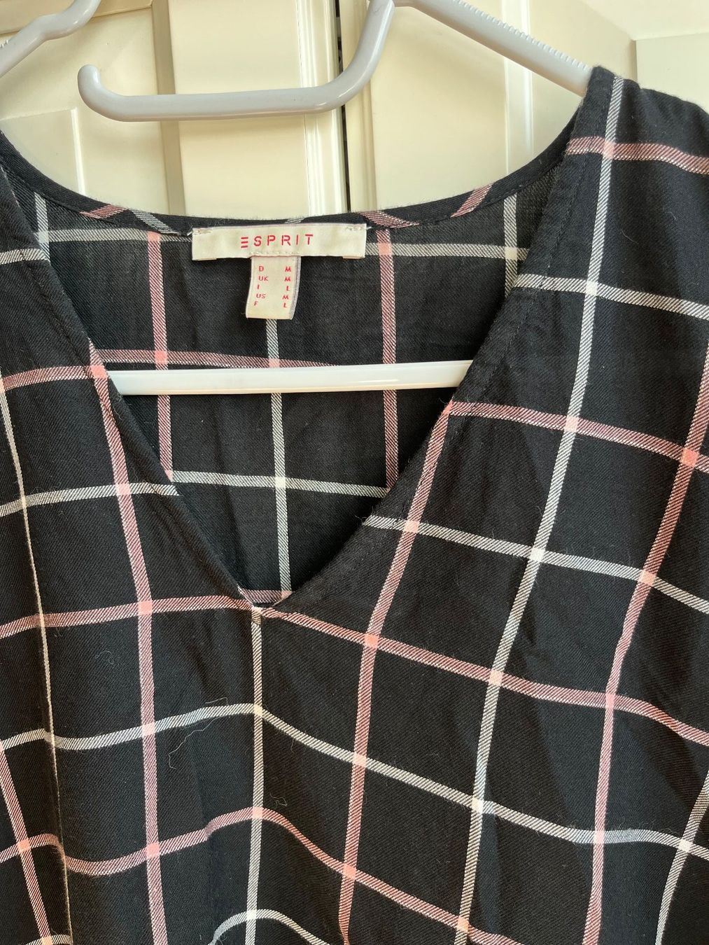 Esprit Camicette: Neue schwarze Bluse von Esprit – Nuovo (secondo la descrizione) da Oetwil an der limmat venduto da Sual
