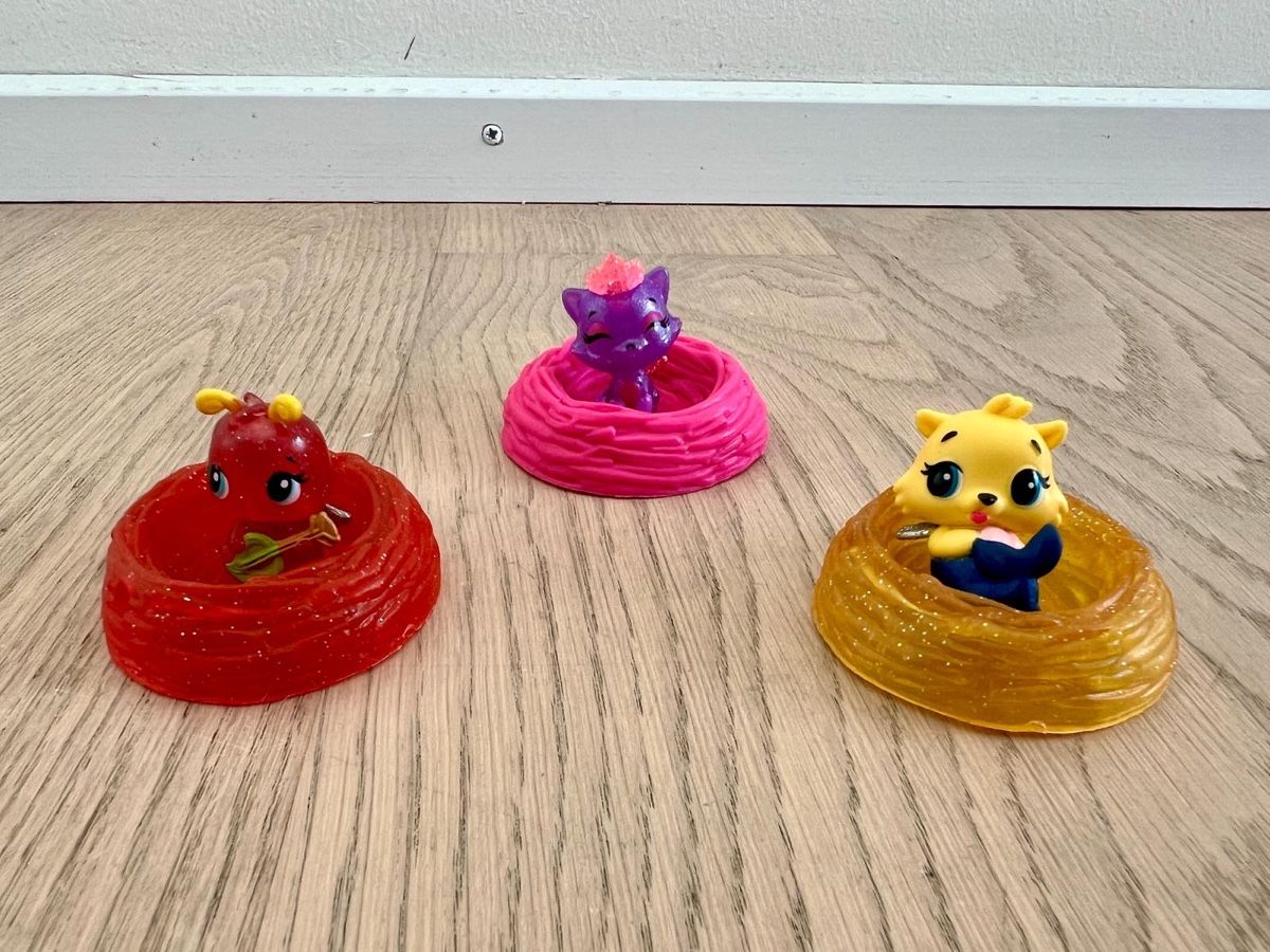 Hatchimals Giocattoli: Hatchimals Set mit 9 Nestern mit Figuren. – Usato da Muttenz venduto da steve0074 1