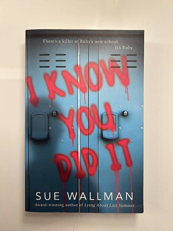 Libri: "I Know You Did It" von Sue Wallman  – Usato da Niederhasli venduto da cau_2v79