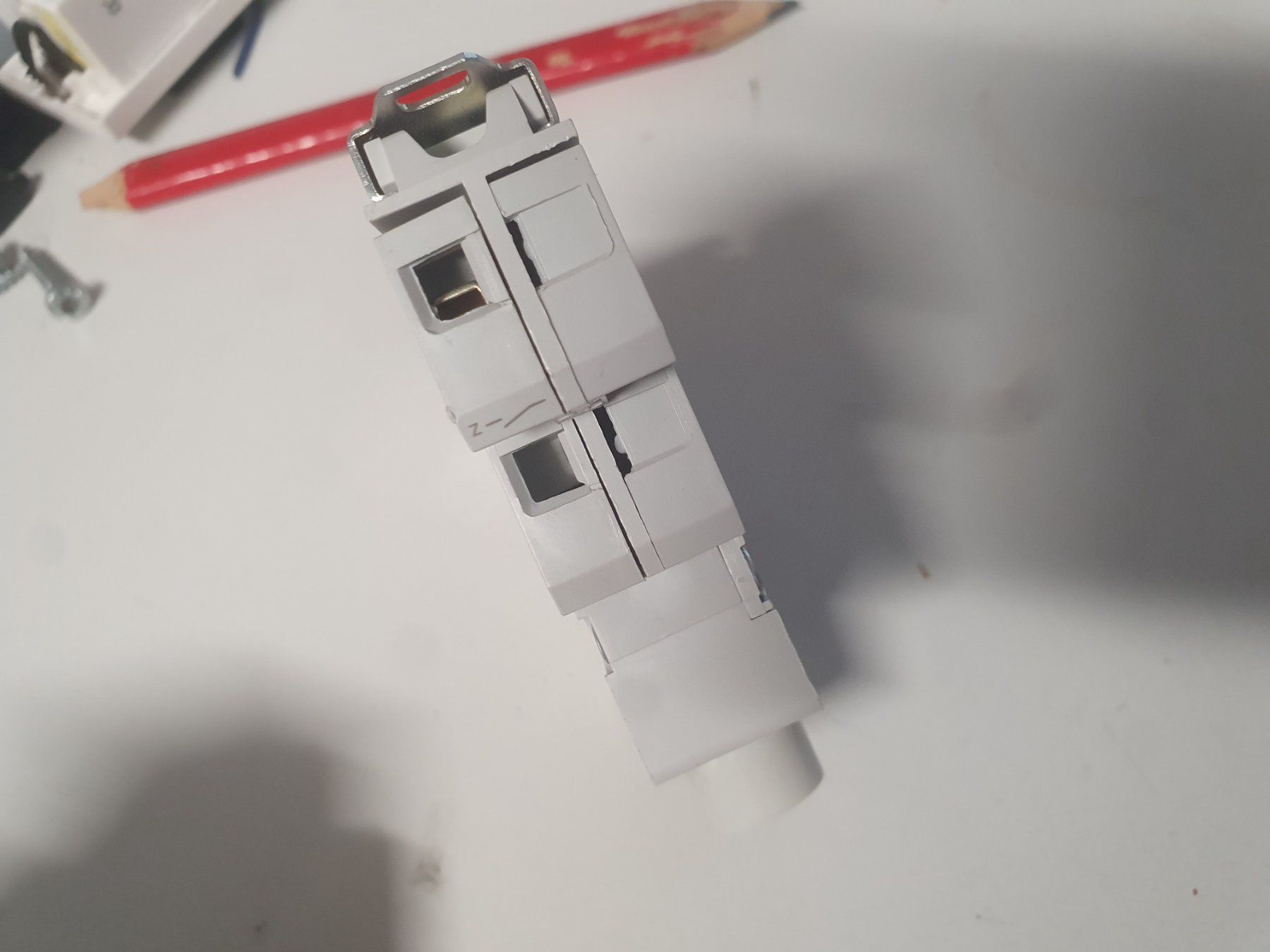 Hager Interruttori: HAGER SV021 Taster 250V 16A 572121 – Usato da Zürich venduto da Alibaba1234 4