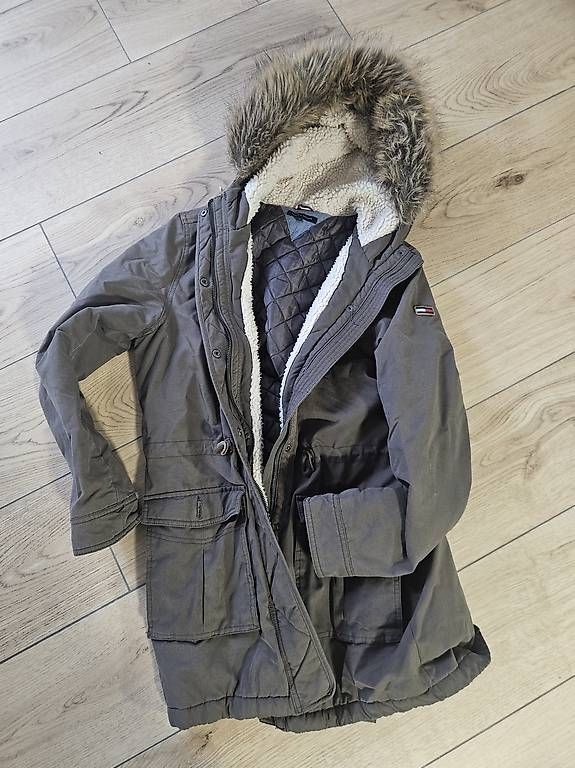 Vestes: Winterjack Tommy Hilfiger – D'occasion à Füllinsdorf par orazio23