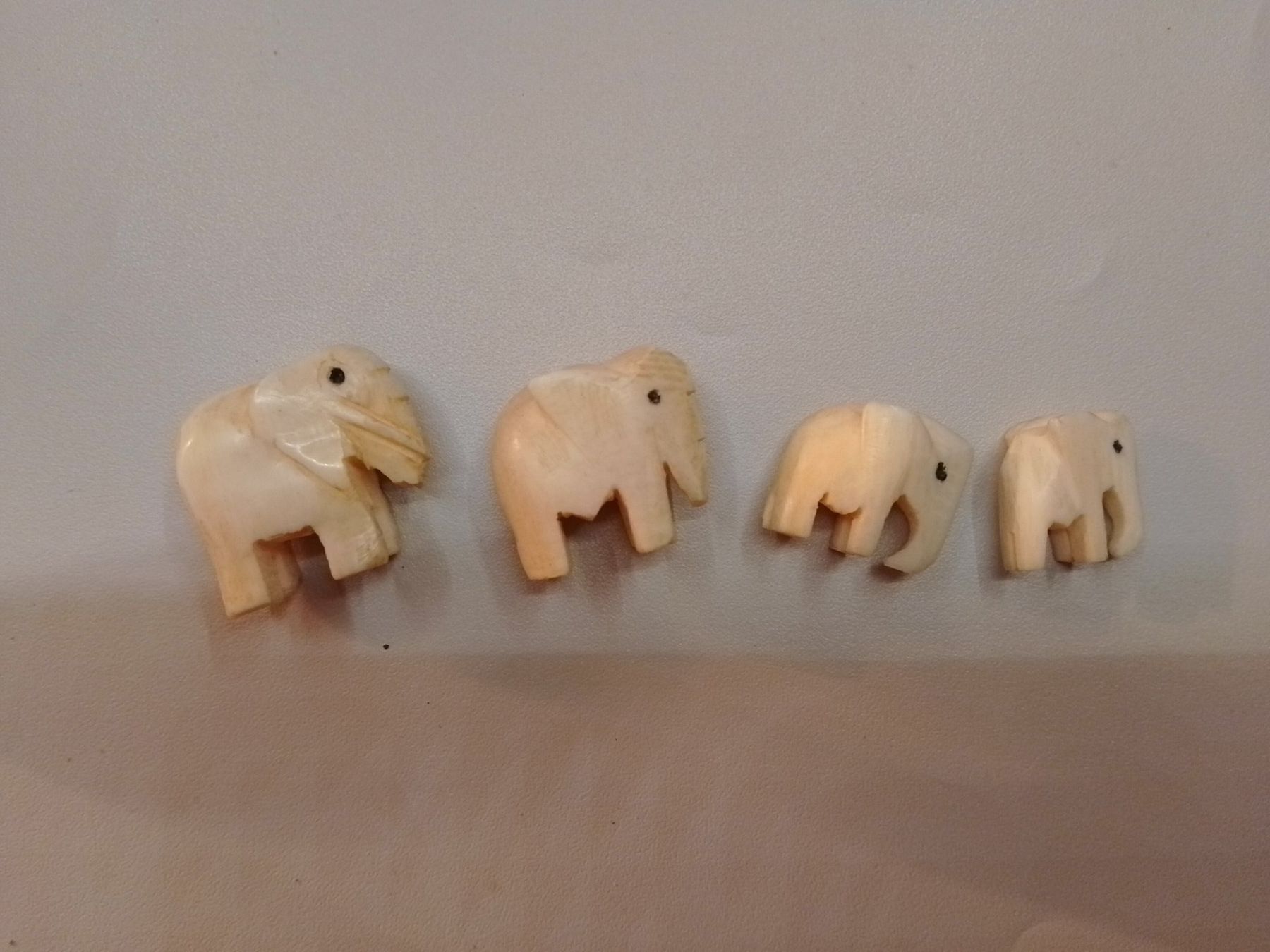 Statuette: Petits éléphants sculptés vintage – Usato da Echandens venduto da Gamora32 1
