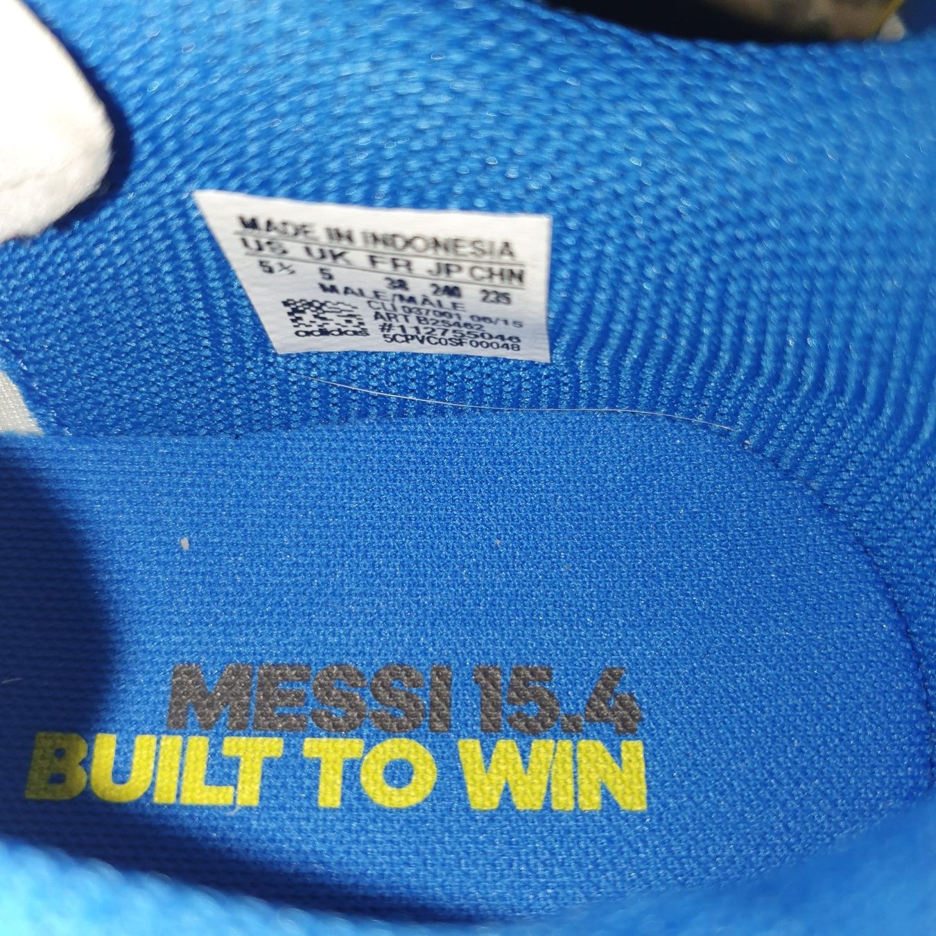 Adidas Schuhe für Jungen: Fussballschuh – Neu und originalverpackt aus Winterthur von ano_7bb2 5