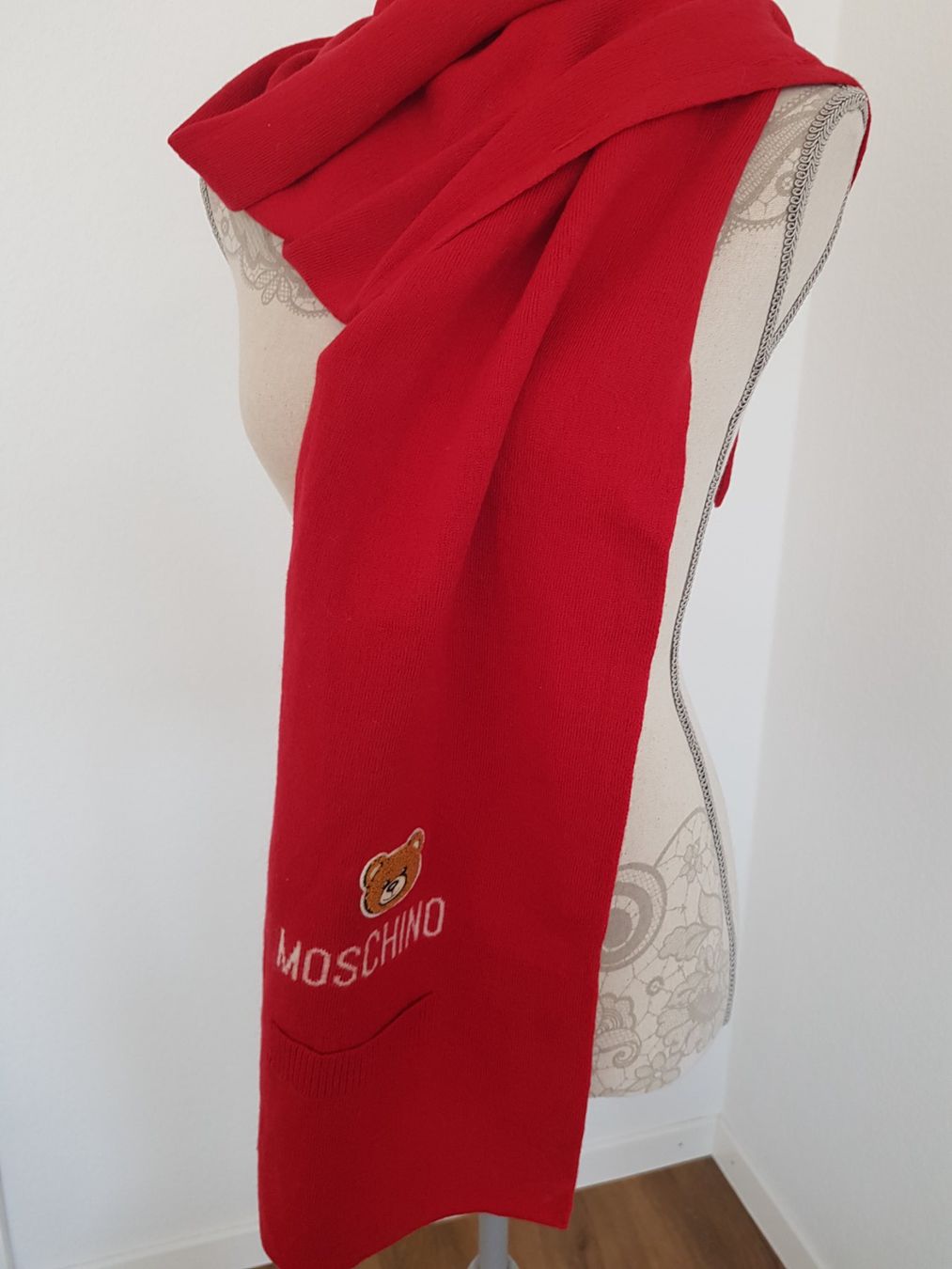 Moschino Foulard & Sciarpe: MOSCHINO.  Schal. Wolle – Usato da Wetzikon ZH venduto da med_2y76 6