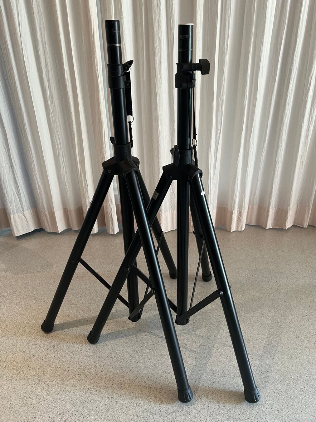 Casse acustiche: Lautsprecher Set Omnitronic mit Stativen, gebraucht – Usato da Ruschein venduto da Libellus 5