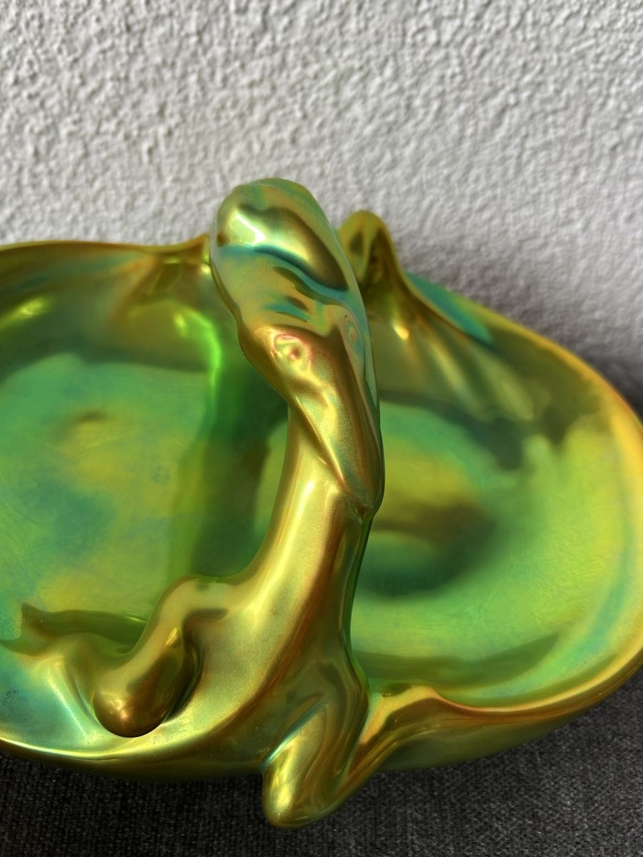 Zsolnay Tutte le decorazioni: Zsolnay "Eosin" Tablett - Top 🔝 – Usato da Hofstetten SO venduto da Treasurefinds 1