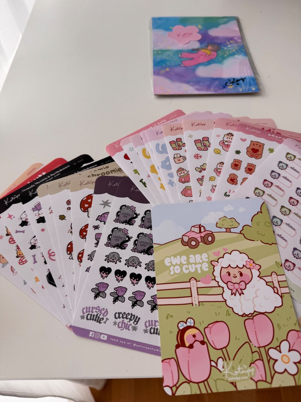 Sticker: Katnipp Studios Sticker, 30 Sticker Sheets, 1 Print – Nuovo (secondo la descrizione) da Brunnen venduto da Moona22 2