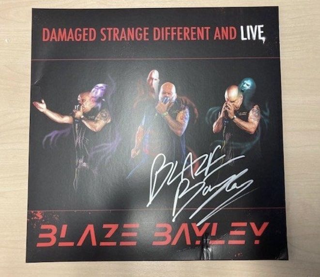 Schallplatten: Blaze Bayley - Damaged Strange Different And Live - signed! – Gebraucht aus Fällanden von BasilFawlty 1