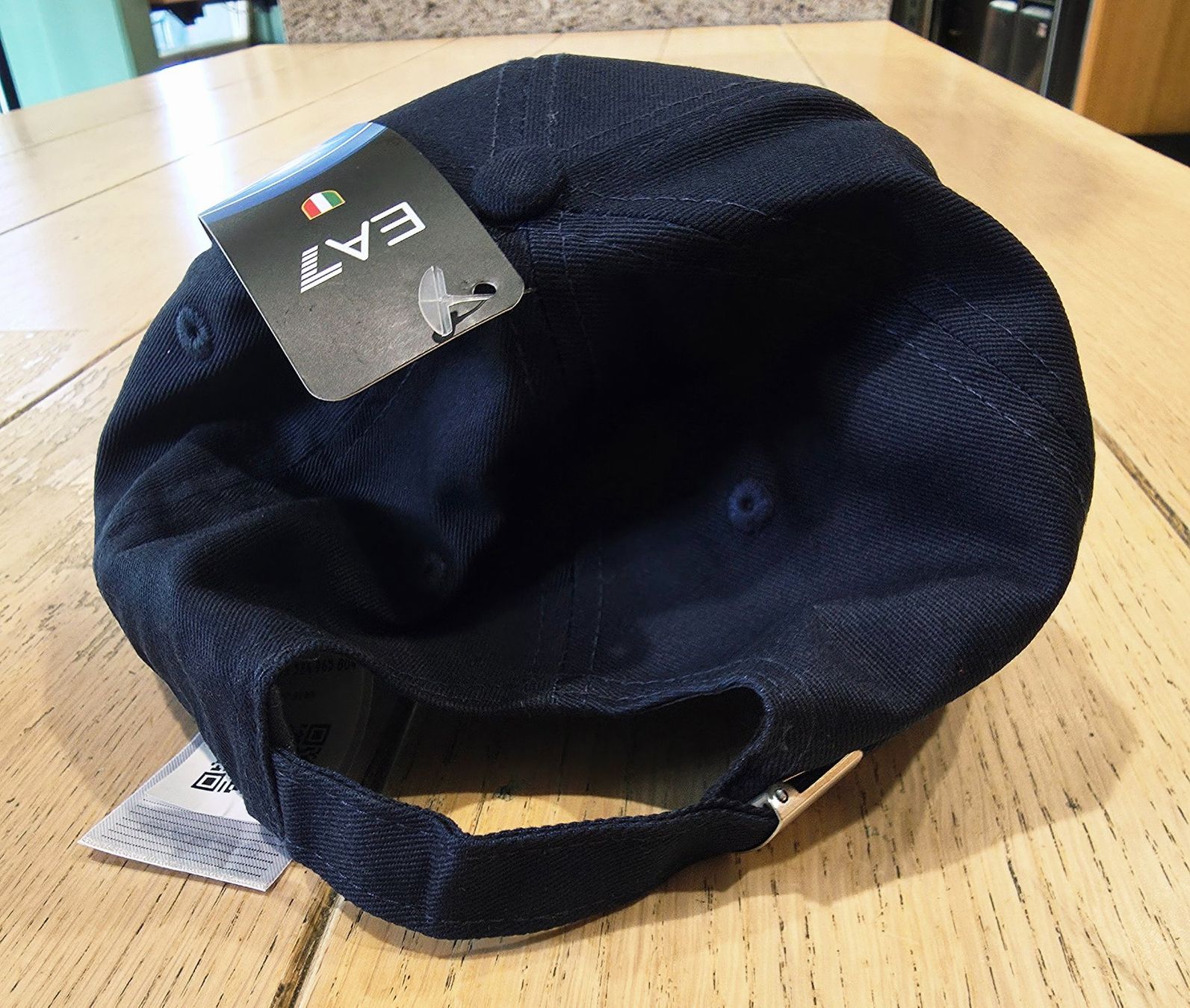 Copricapi, berretti & cappellini: Neapel Emporio Armani Kappe neu Einheitsgrösse – Nuovo e nell'imballaggio originale da Lostorf venduto da Montymonk 2