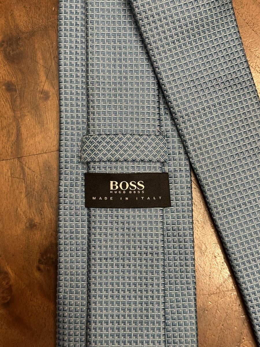 Hugo Boss Cravatte: Krawatte Hugo Boss hellblau – Usato da Bern venduto da calsenn 2