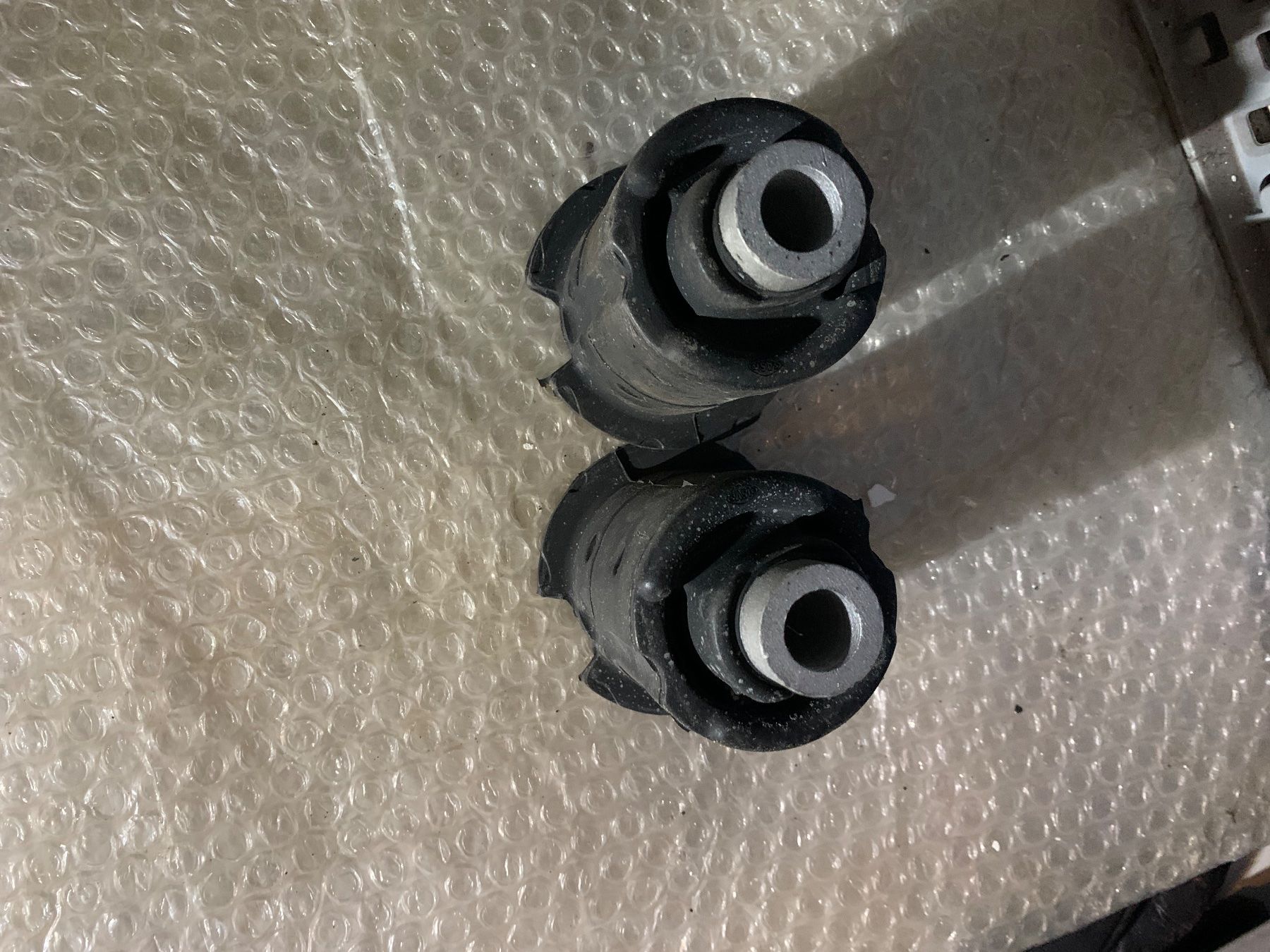 BMW Accessori per altri veicoli: E30 Tonnenlager – Usato da Grenchen venduto da Netii10 1