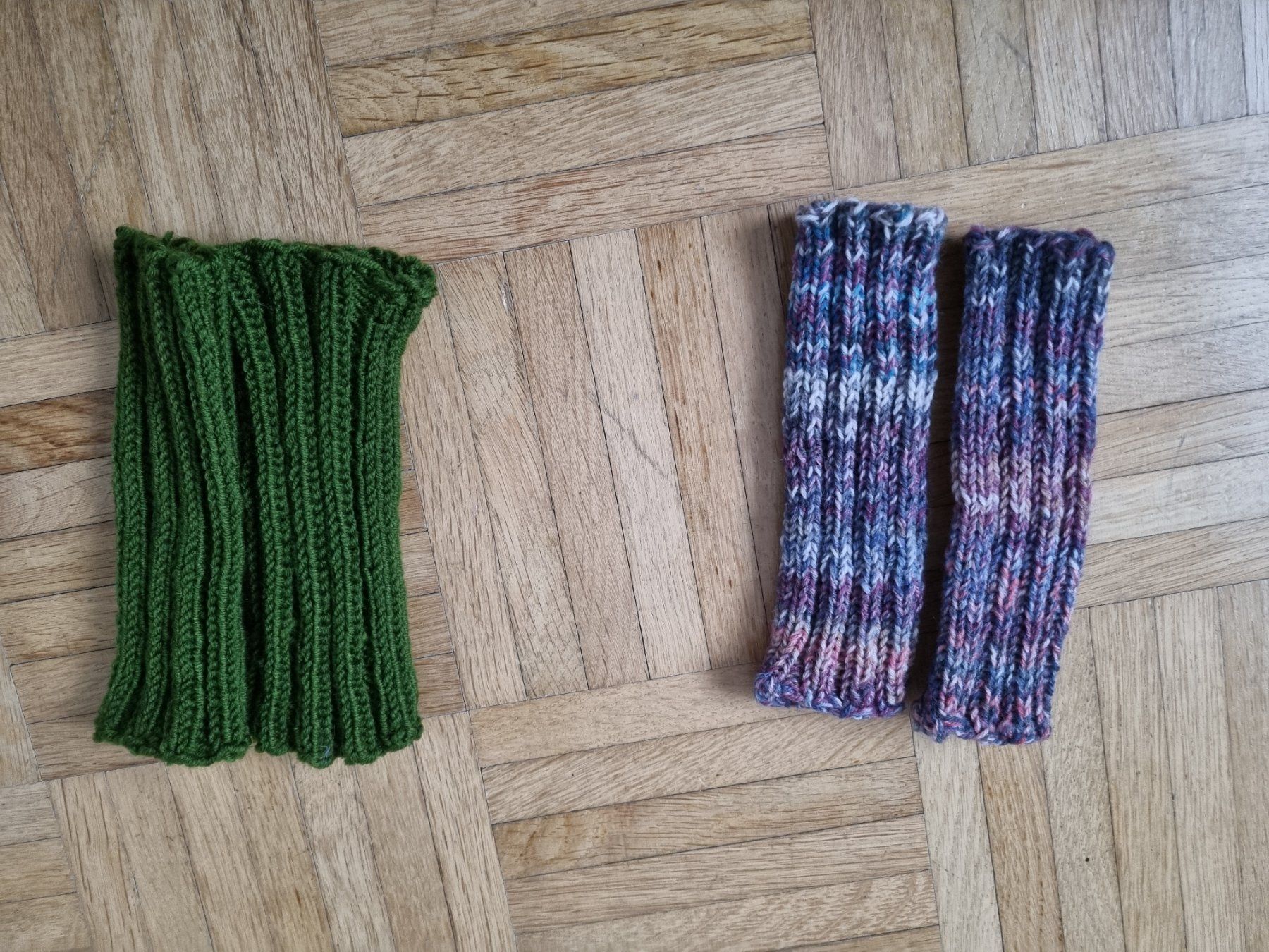 Altro in  Abbigliamento & Accessori: 2 Paar Handgestrickte Armstössel – Usato da Uetikon am See venduto da sus_bc22