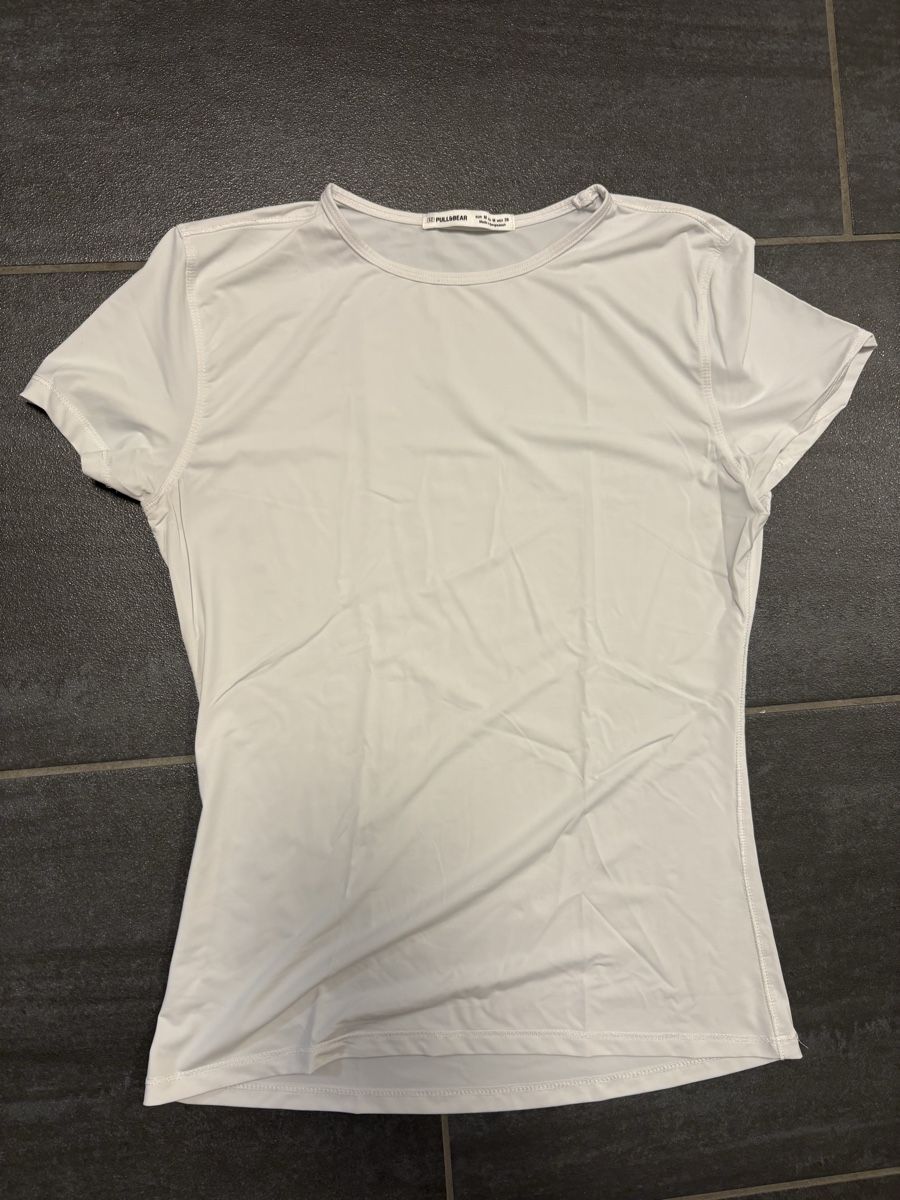 Pull&Bear T-shirts: Pull&Bear T-Shirt M – D'occasion à Rümlang par svent 1