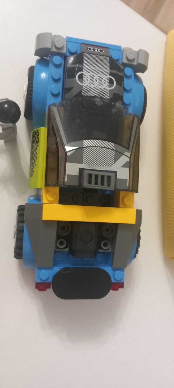 Lego Spielzeuge: LEGO AUDI mit Figur – Gebraucht aus Balsthal von Marica75 1