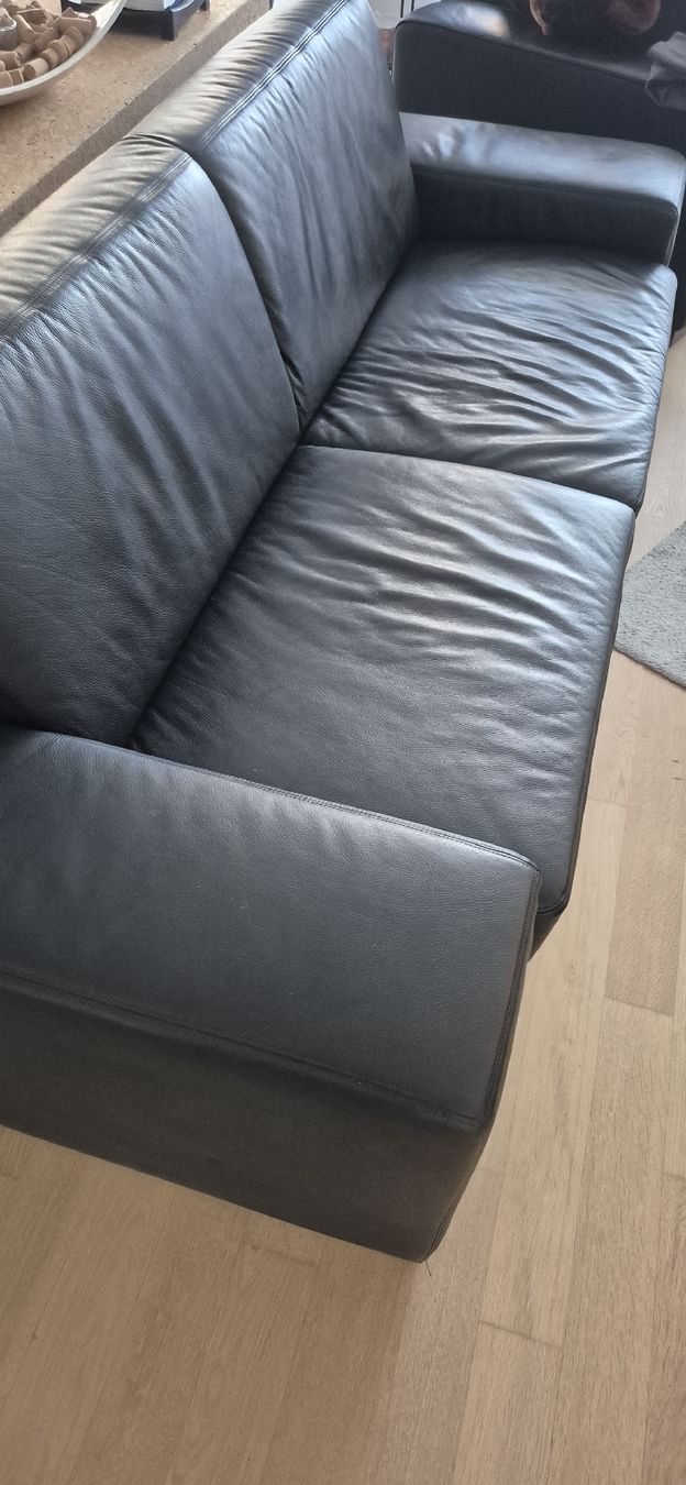 Sofas: Ledersofa mit kleinem Hocker  – Gebraucht aus St.Gallen von chokdee01 1