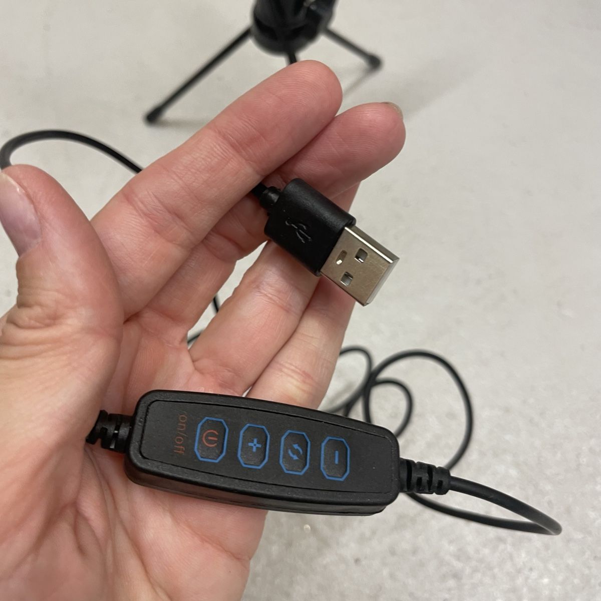 Lampen: Ringlicht mit Stativ und USB-Kabel, Durchmesser 15cm – Neu (gemäss Beschreibung) aus Utzenstorf von beatrice.ch 6