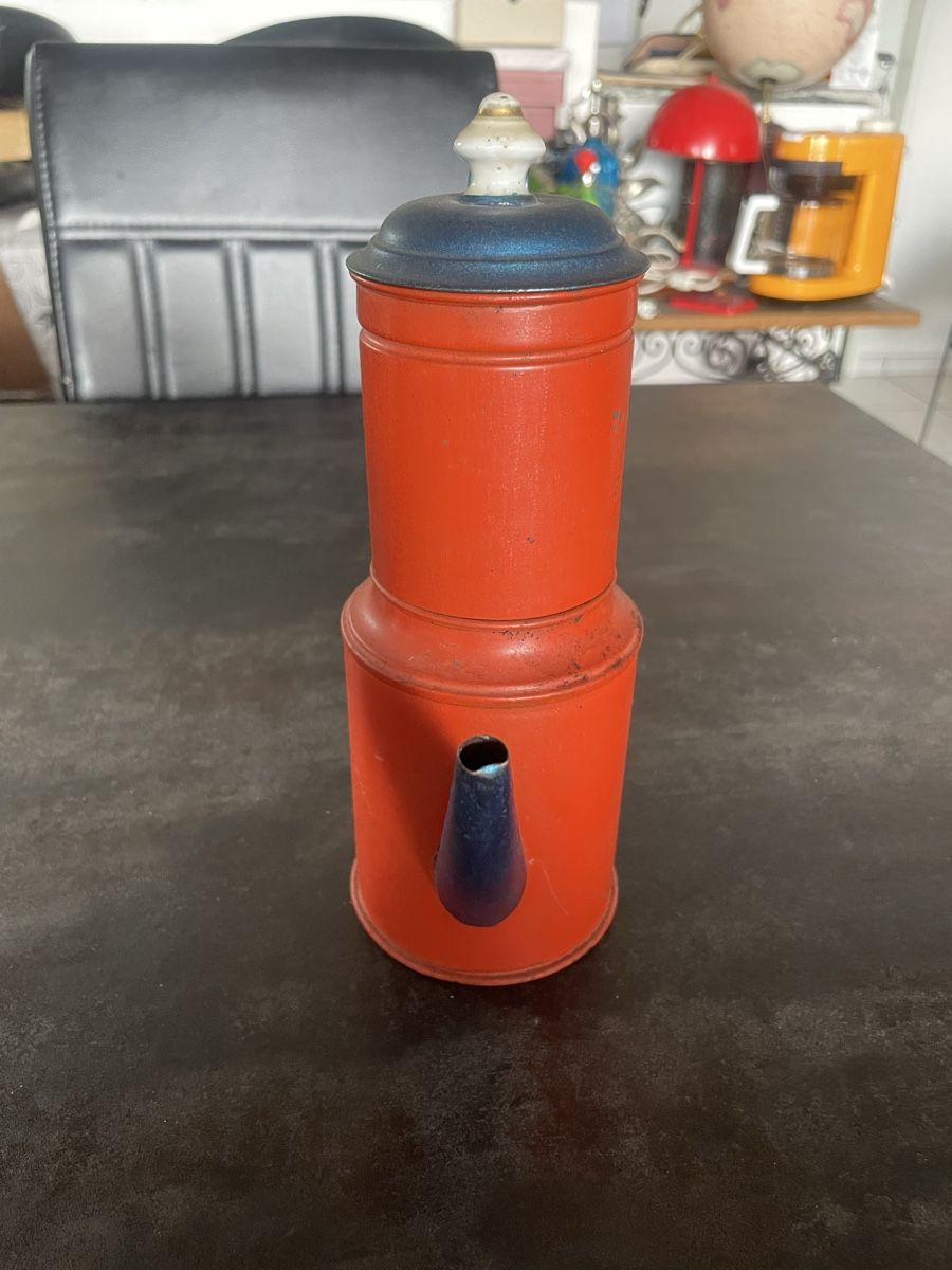 Macchine per caffè & Macchine per espresso: Cafetière Ancienne en Métal – Usato da Vallamand venduto da Bricbracbroc82 1