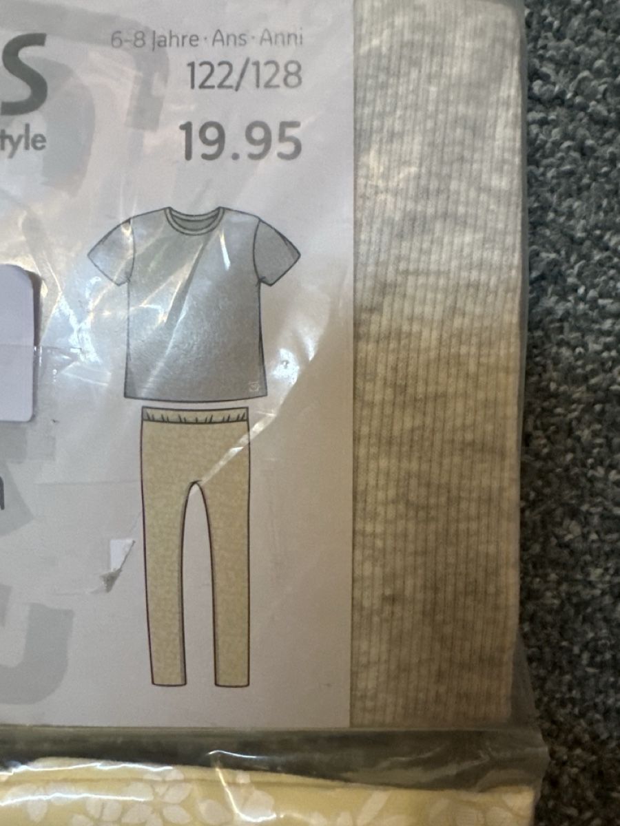 Migros Pyjamas & Ähnliches: Kinder Pyjama Set 122/128 neu – Neu und originalverpackt aus Baltschieder von YmroBe 1