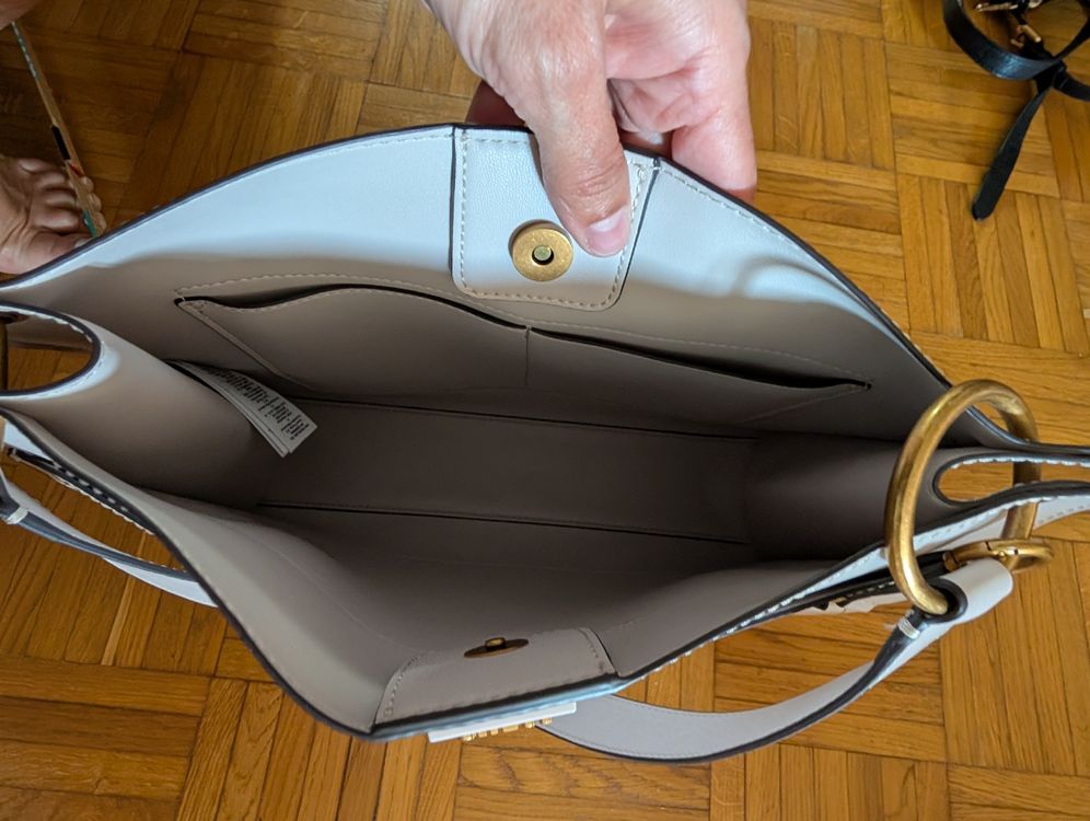 Guess Borse da donna: Sac GUESS gris clair – Usato da Cheseaux-Lausanne venduto da loscaptos 6