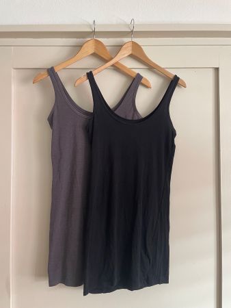 2 Basic Tops Tank Tops schwarz und grau Grösse 34-36