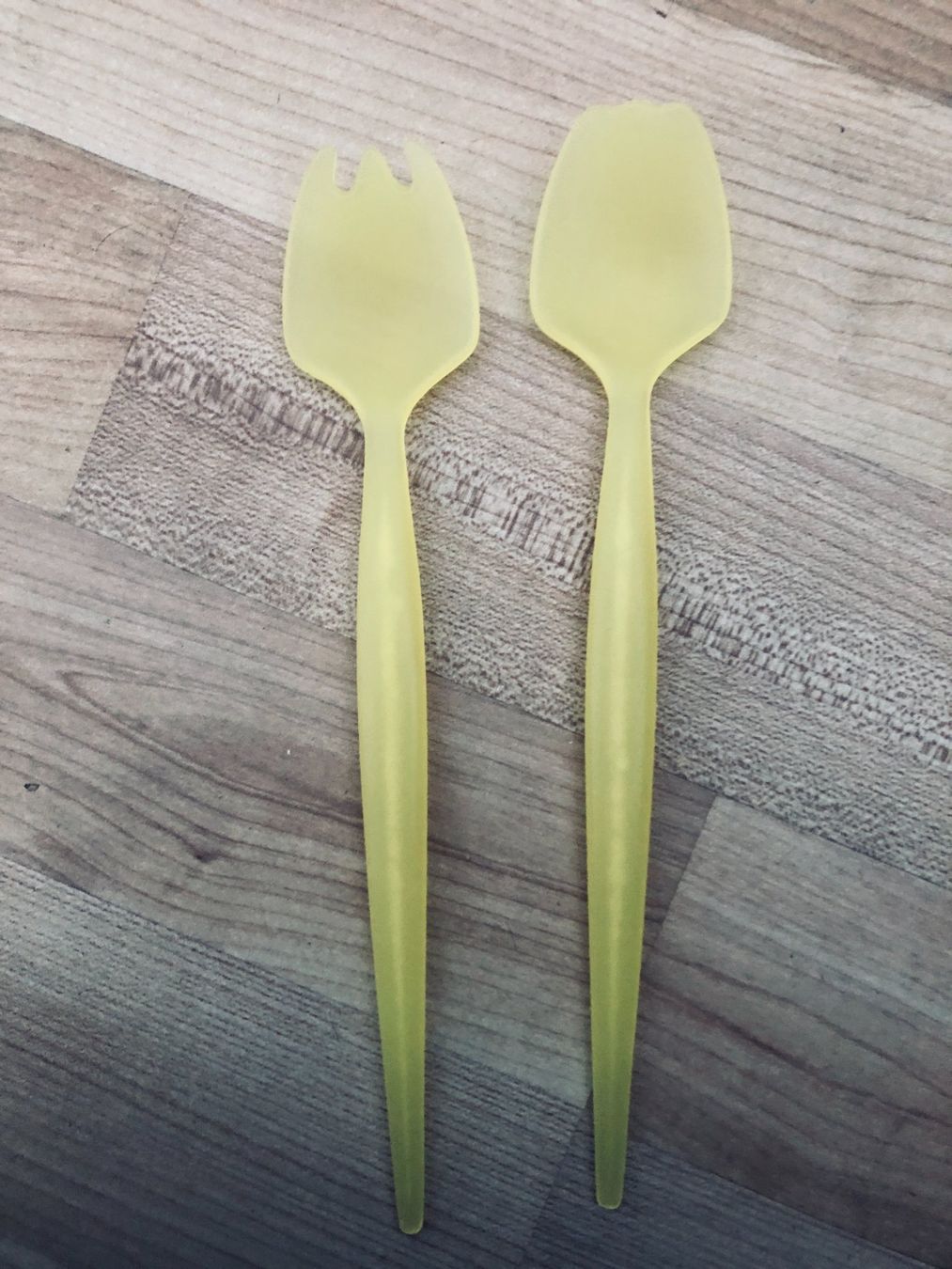 Set di posate: Salatbesteck, hellgelb, Kunststoff, – Usato da Arlesheim venduto da OmnIa55