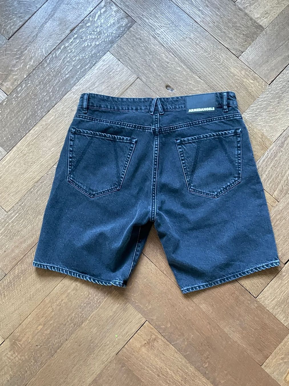 Armedangels Jeans: Jeans Shorts Armedangels – Nuovo (secondo la descrizione) da Solothurn venduto da philippe_wehrli 1