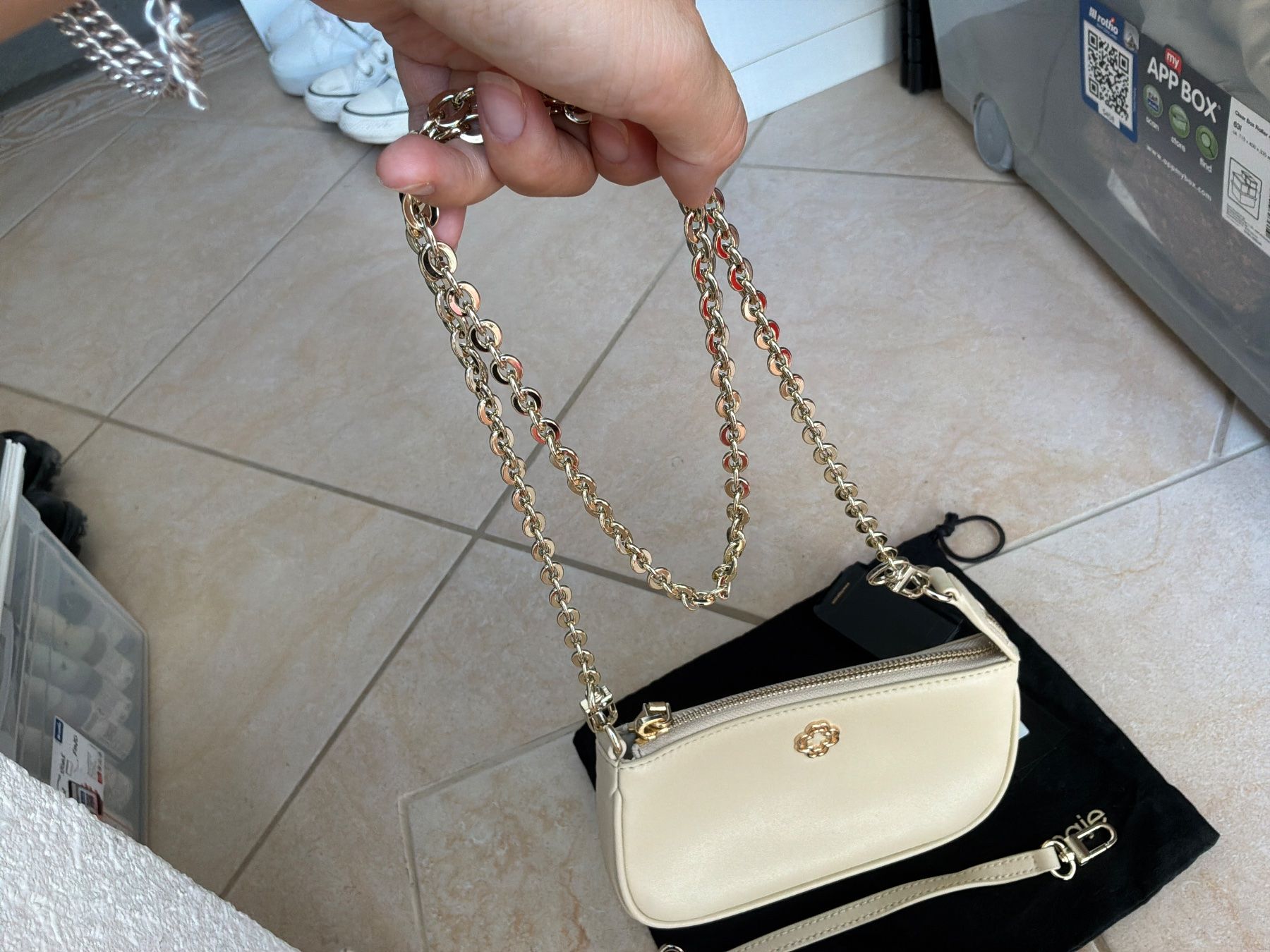Maje Taschen für Damen: MAJE Hand Pouch in Beige – Neu (gemäss Beschreibung) aus Glattfelden von Danshari 4