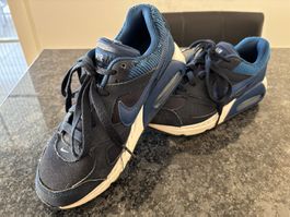 Nike Air Turnschuhe, Grösse 35.5, dunkelblau, Top Zustand!