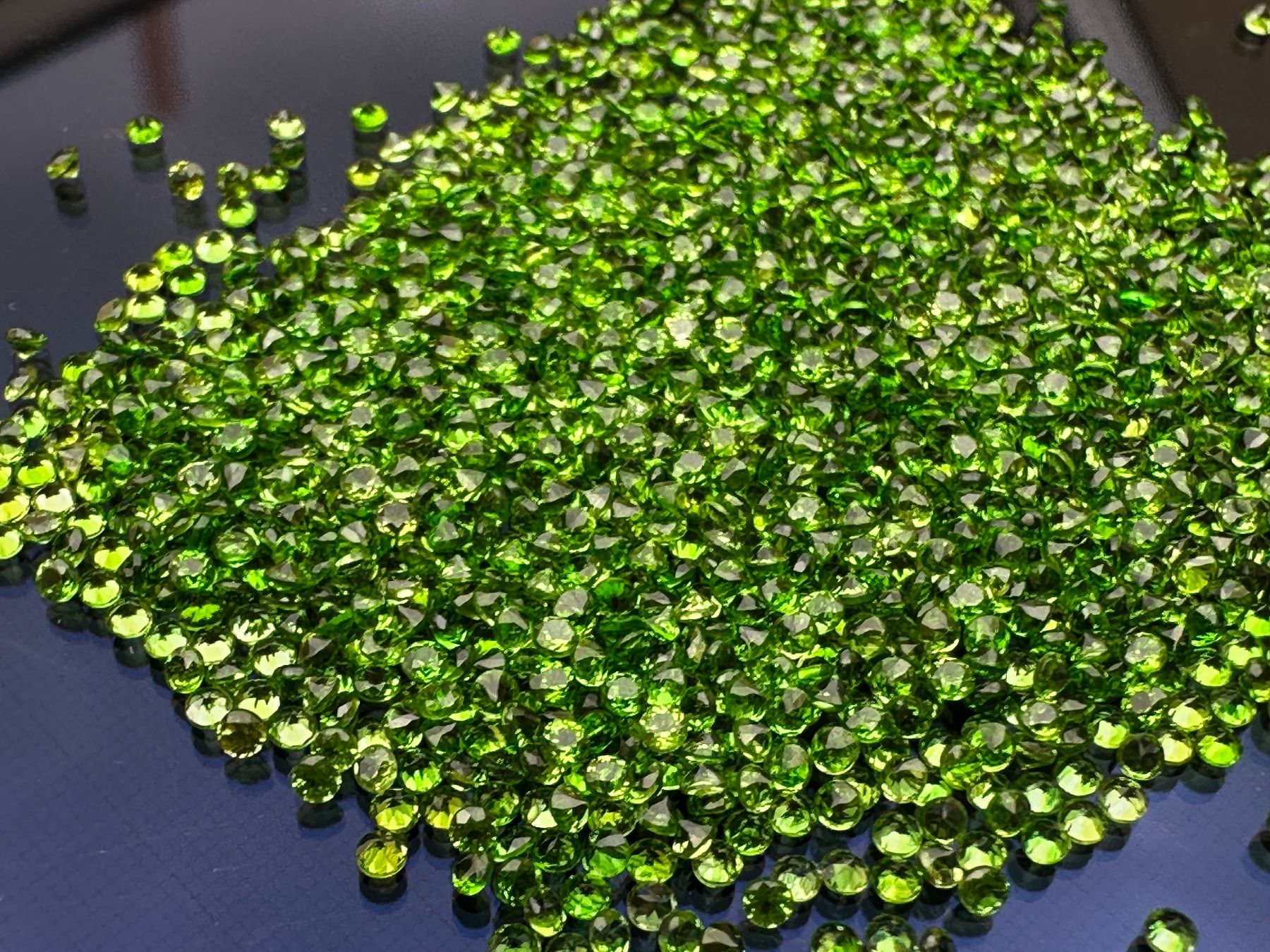 Pietre preziose: 50 St fein brillantgeschliffene Turmalin -Pointer 1,5 mm – Nuovo (secondo la descrizione) da Langenthal venduto da Seelenfreunde 7