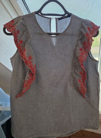 Bluse SET Karomuster rot-schwarz bestickt Grösse M neuwertig