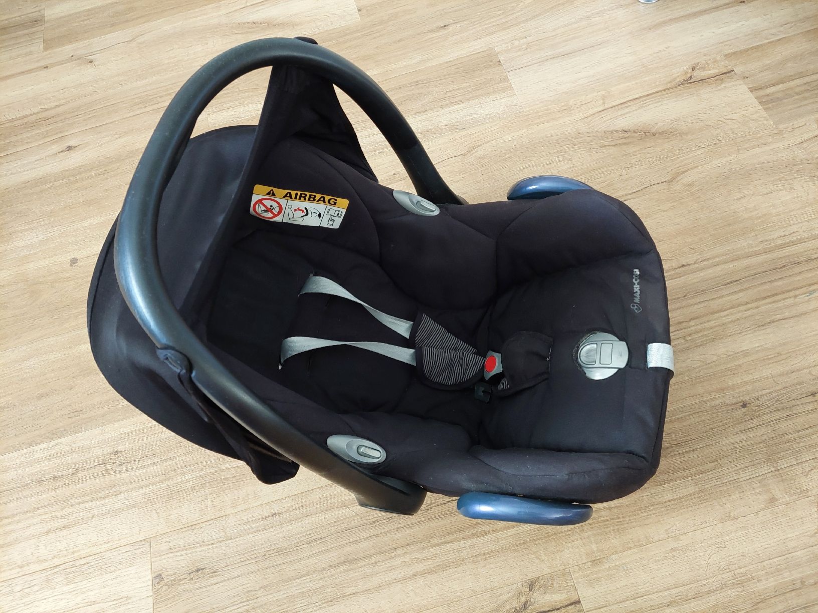 Maxi-Cosi Seggiolini per auto: Maxi Cosi CabrioFix schwarz – Usato da Aeschi b. Spiez venduto da Corin1234
