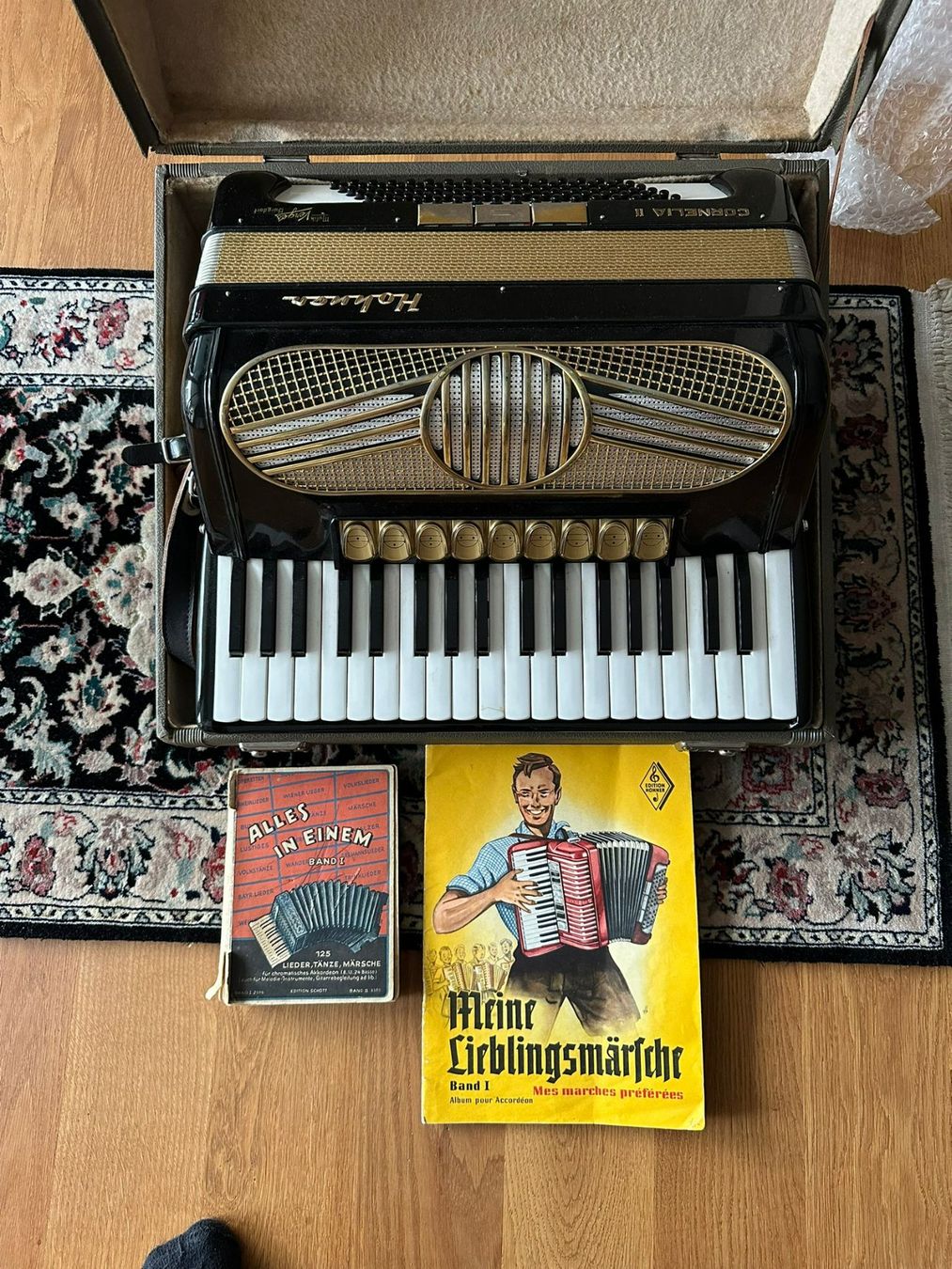 Hohner Strumenti musicali: Hohner Cornelia II Handorgel, Akkordeon – Usato da Burgdorf venduto da Apfel62