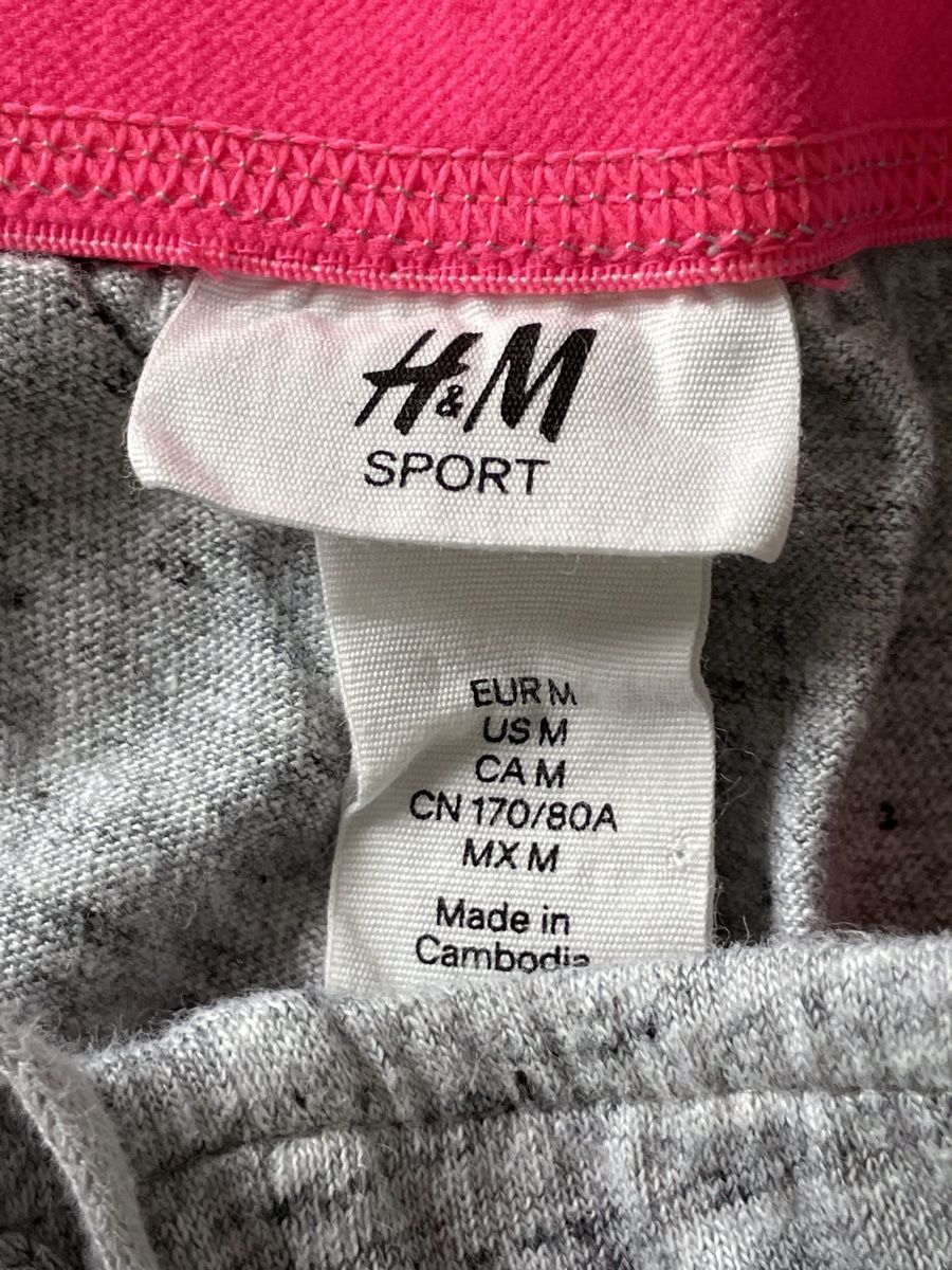 H&M Pantaloni: Short H&M de sport gris chiné, taille M – Nuovo (secondo la descrizione) da Vuadens venduto da Nina11 4