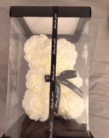 Rosenbär weiss mit Kunstrosen in Geschenkverpackung neu
