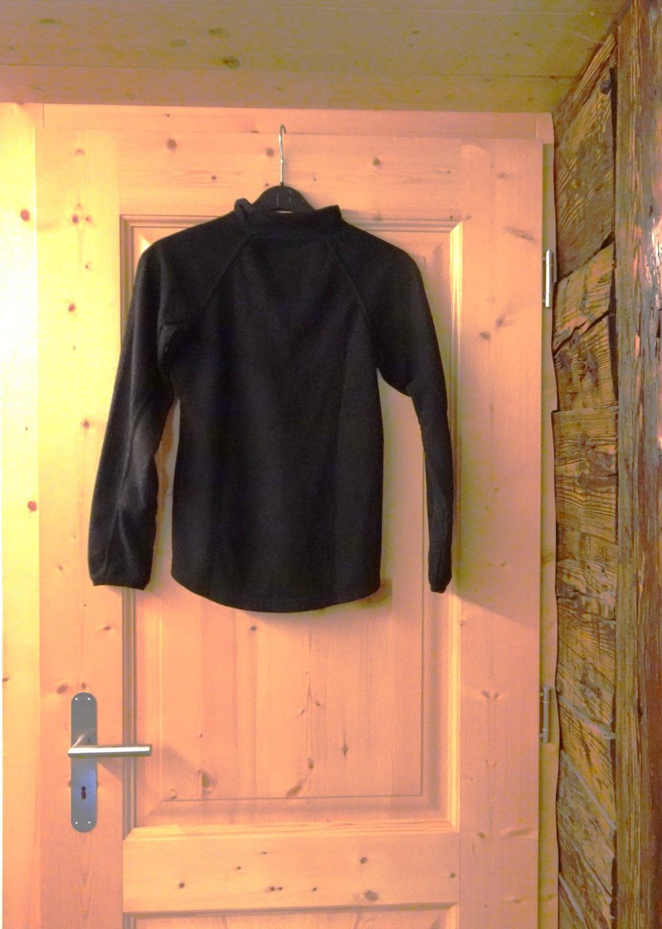 Maglioni & Felpe: Fleecepulli schwarz von Quechua Gr. 36 / S - 2603109 – Usato da Küssnacht am Rigi venduto da Good4Deckeli 1