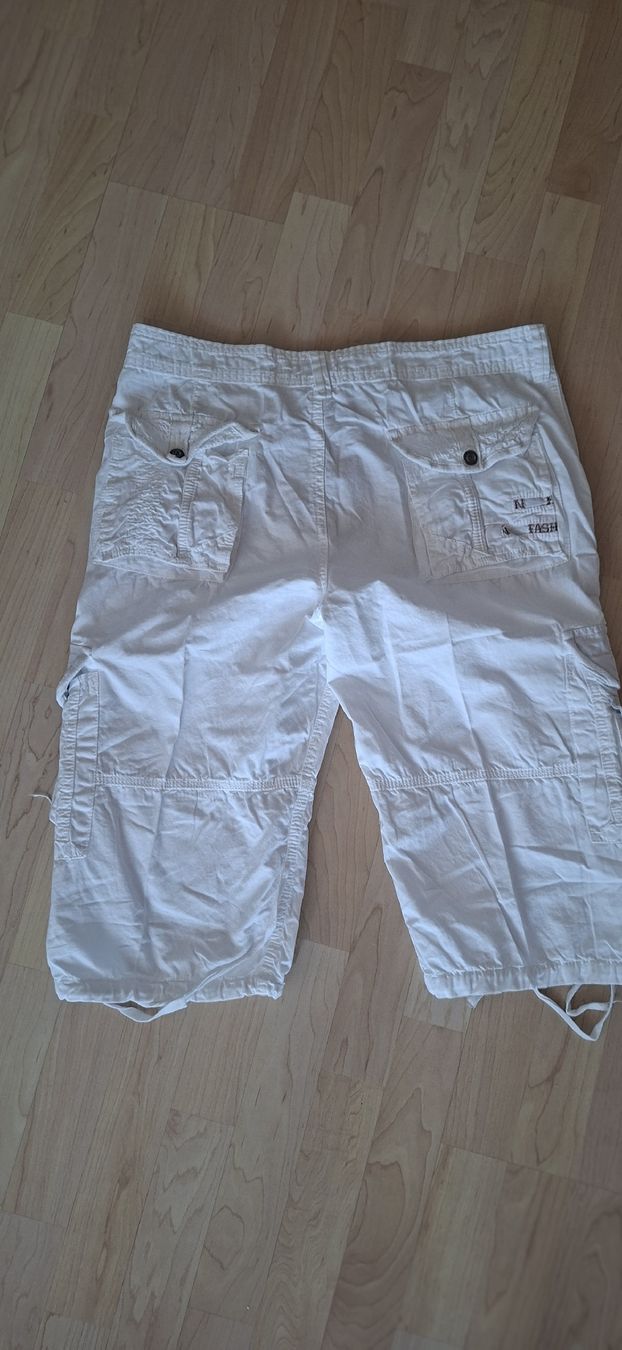 Pantaloni: Weisse Cargo Shorts Herren XL – Nuovo e nell'imballaggio originale da Bern venduto da Stalino 2