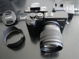 PANASONIC LUMIX GX8 MFT, OBJEKTIV 12-60, 4 BATT. & LADEG .
