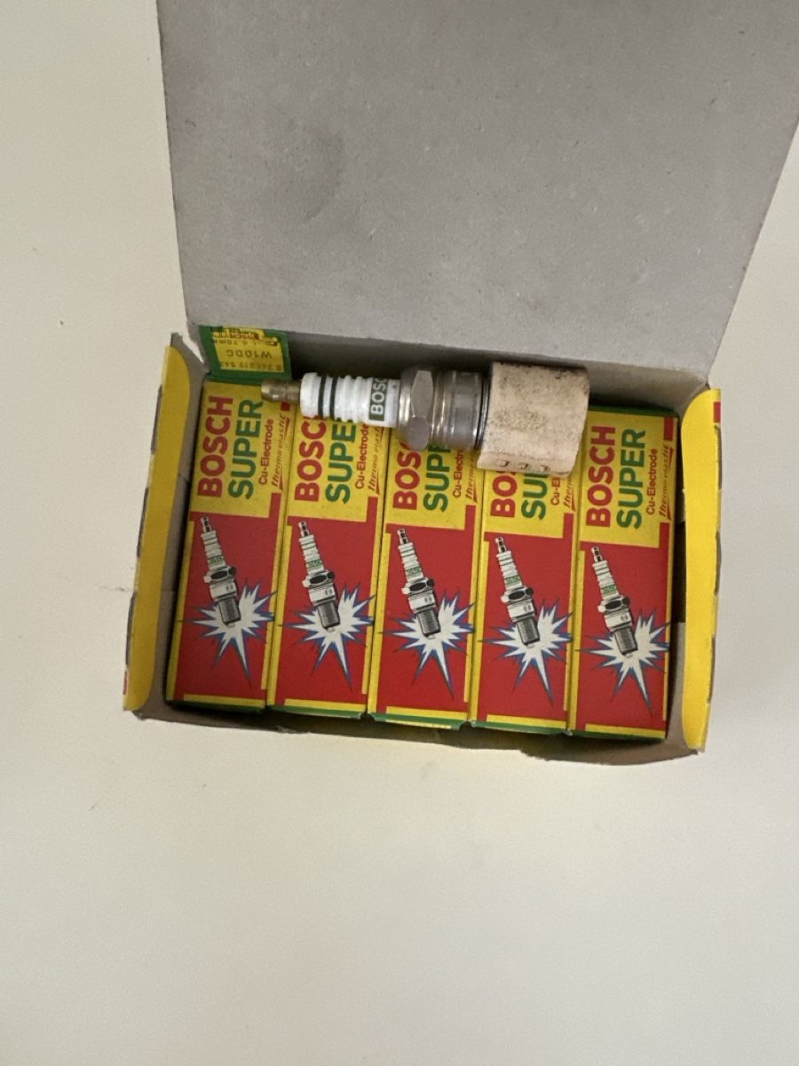 Alle Autoersatzteile: Bosch Super W10DC Zuendkerzen Oldtimer, NOS, 5 Stück – Neu (gemäss Beschreibung) aus Mörschwil von tweety9402