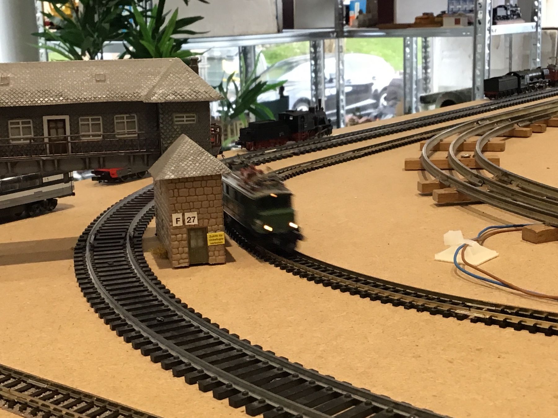 Trix Modellini di ferrovie: MINITRIX Grüne E-Lok, Baureihe 144, SPUR N – Usato da Männedorf venduto da Modell-Spezialisten 1